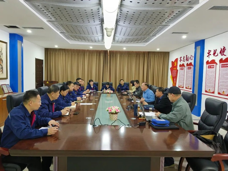 青島力克(kè)川(chuān)液壓機械(xiè)有限公司順利通過三體係外審.jpg 青島国产精品嫩草影院免费液壓機械有限公司順利通過三體係外審.jpg